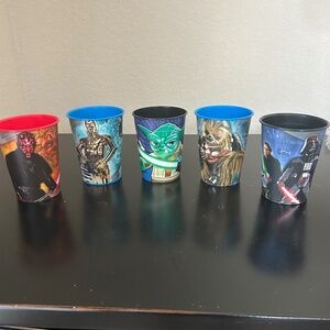 Star Wars Plastic Cups. (Set of 5) NWOT